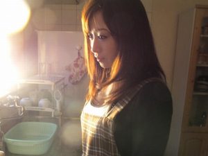 《不倫》隣の男に寝取られる美熟女『ダメと分かりながらも。。。』罪悪感を抱きながら背徳絶頂！